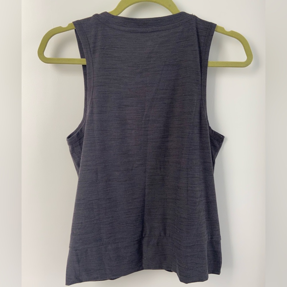 *BUNDLE* Old Navy Active Breath On Twist Front Muscle Tank - Picture 4 of 7